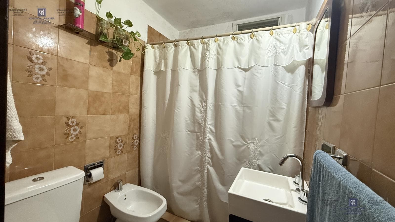For Sale: 3-room townhouse with patio, barbecue, laundry room, and garage in Ciudadela