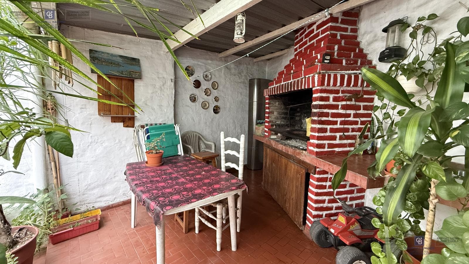 For Sale: 3-room townhouse with patio, barbecue, laundry room, and garage in Ciudadela