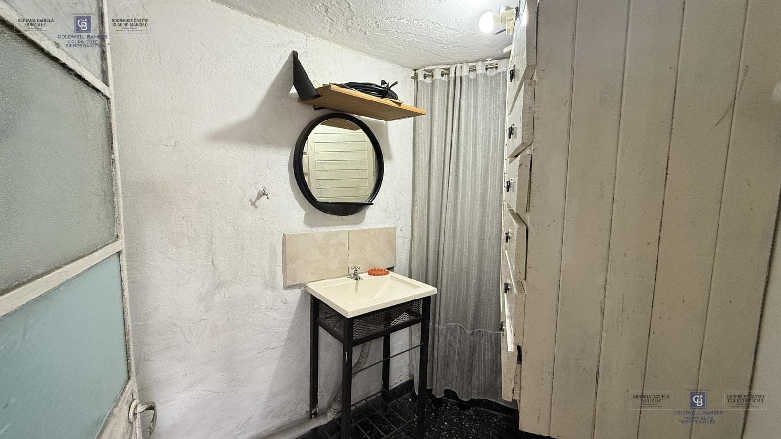 For Sale: 3-room townhouse with patio, barbecue, laundry room, and garage in Ciudadela