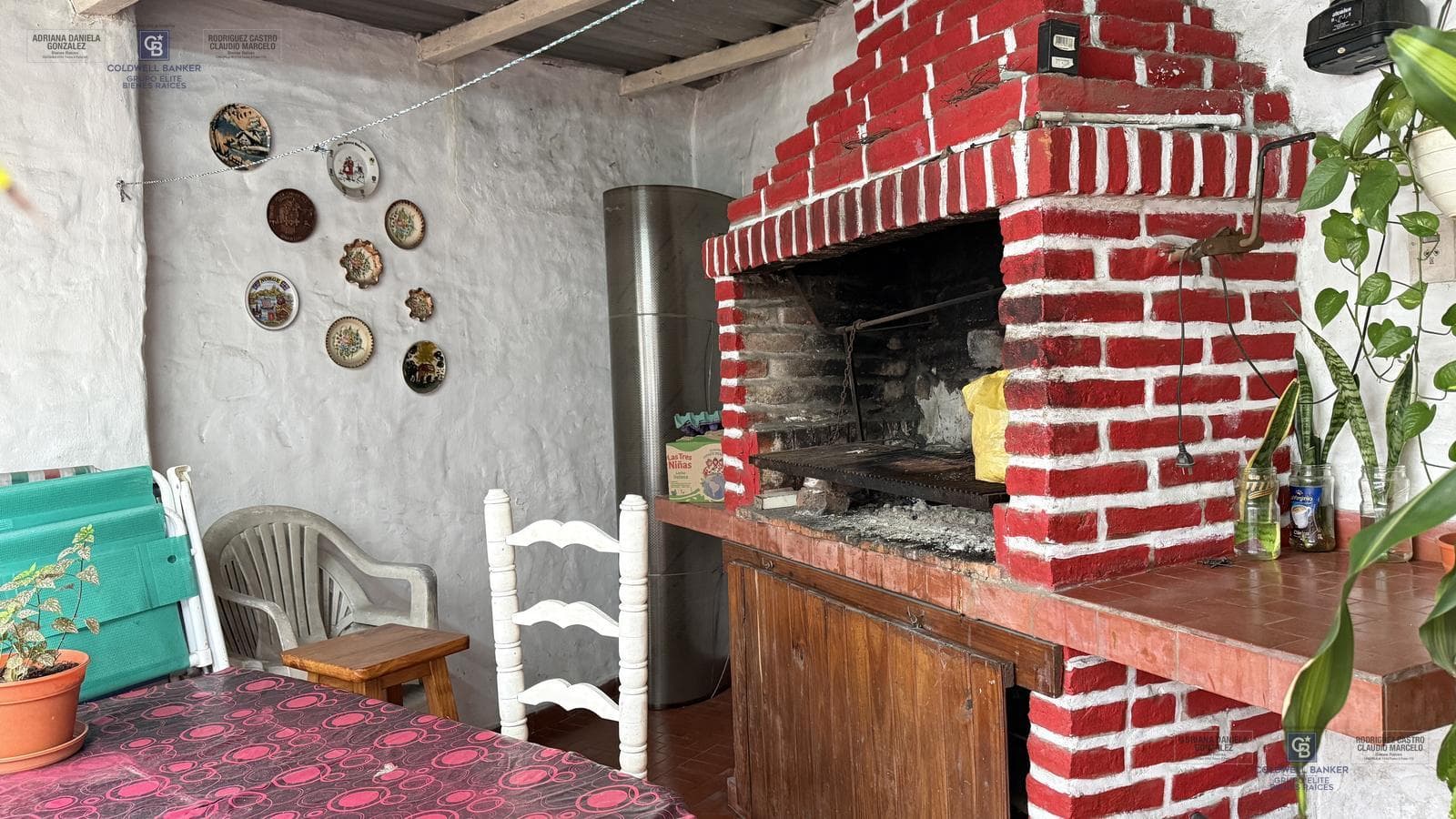 For Sale: 3-room townhouse with patio, barbecue, laundry room, and garage in Ciudadela
