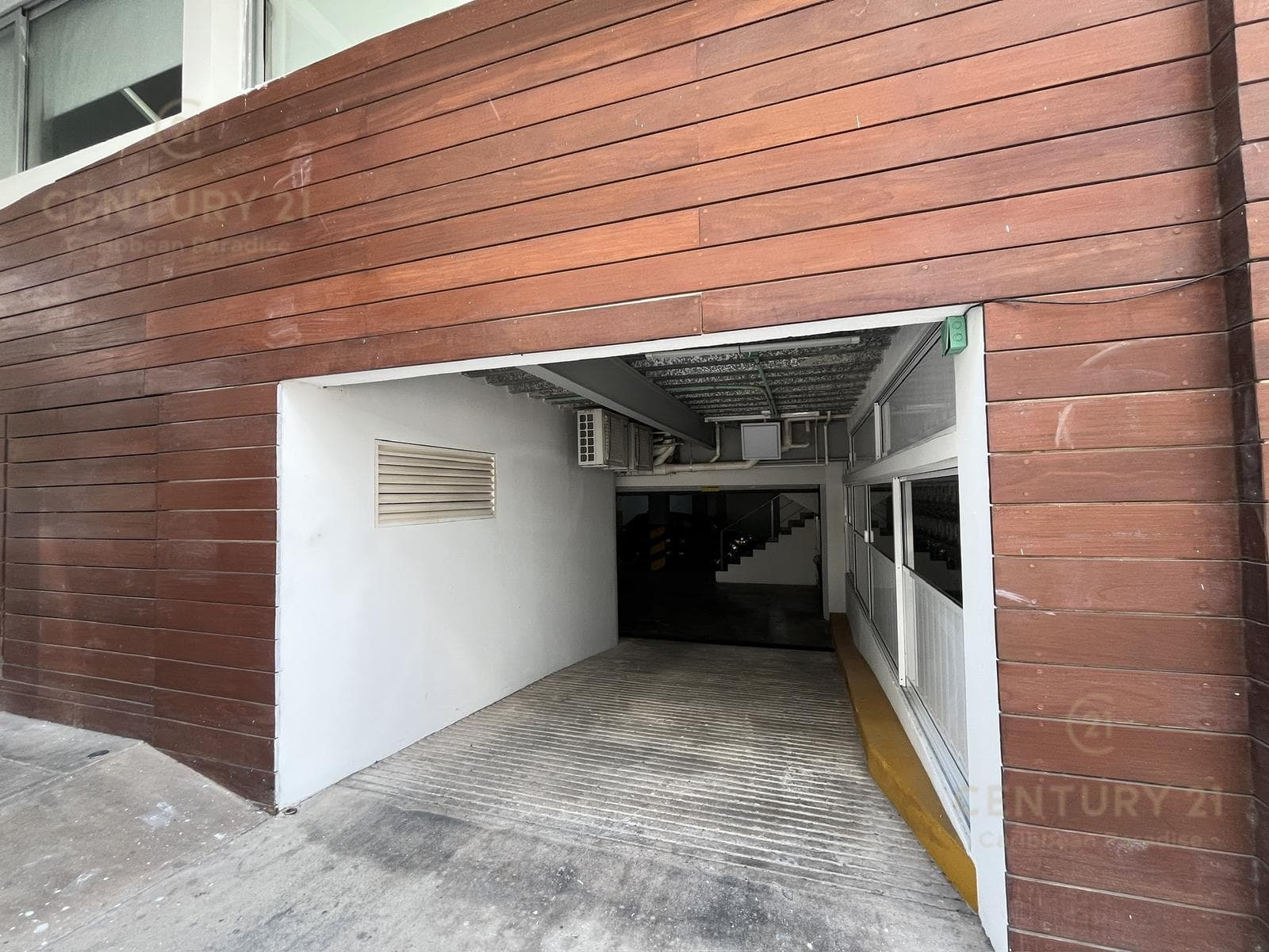 Condominium for rent in Playa del Carmen in a building one block from Fifth Avenue