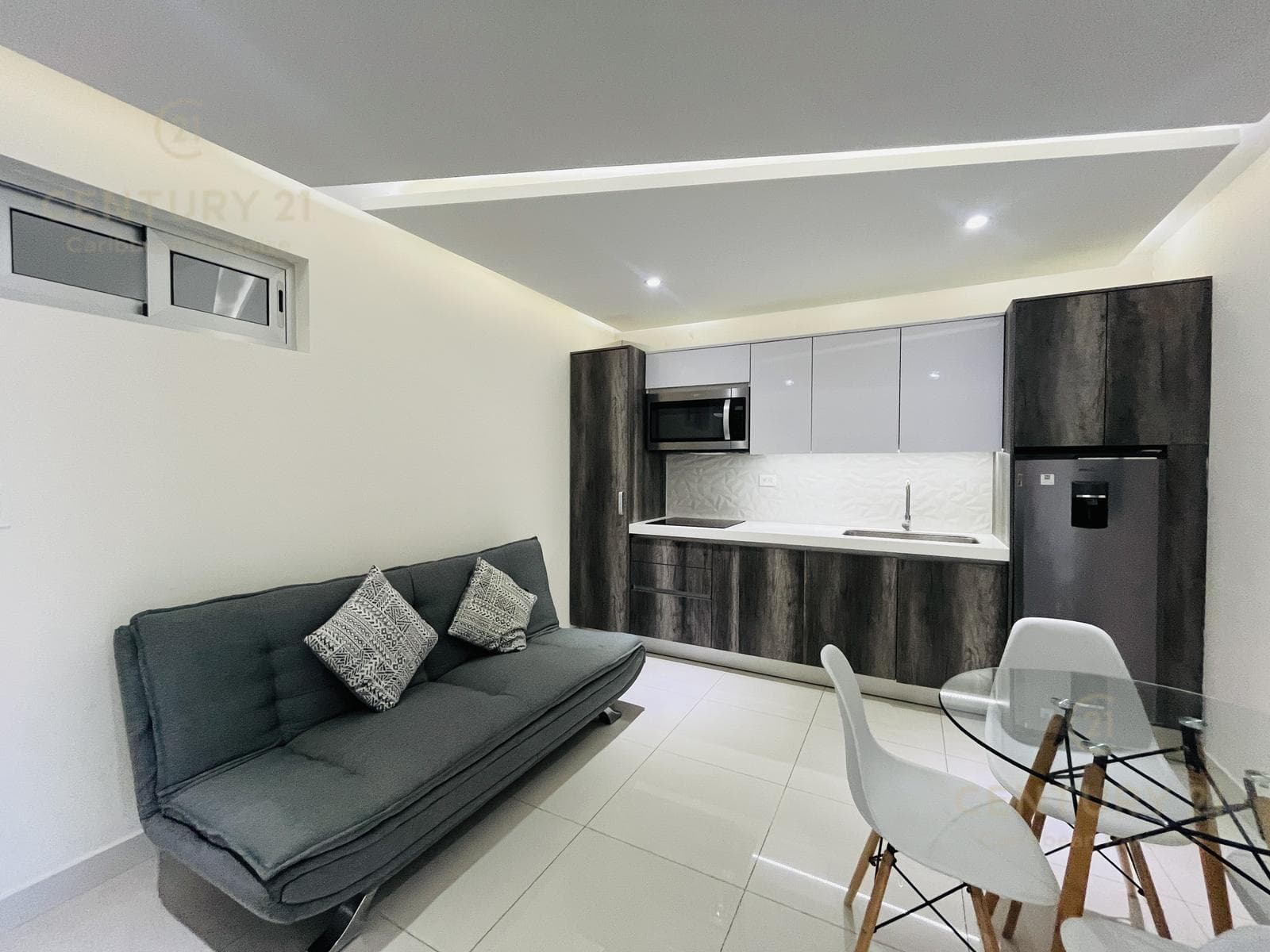 Condominium for rent in Playa del Carmen in a building one block from Fifth Avenue