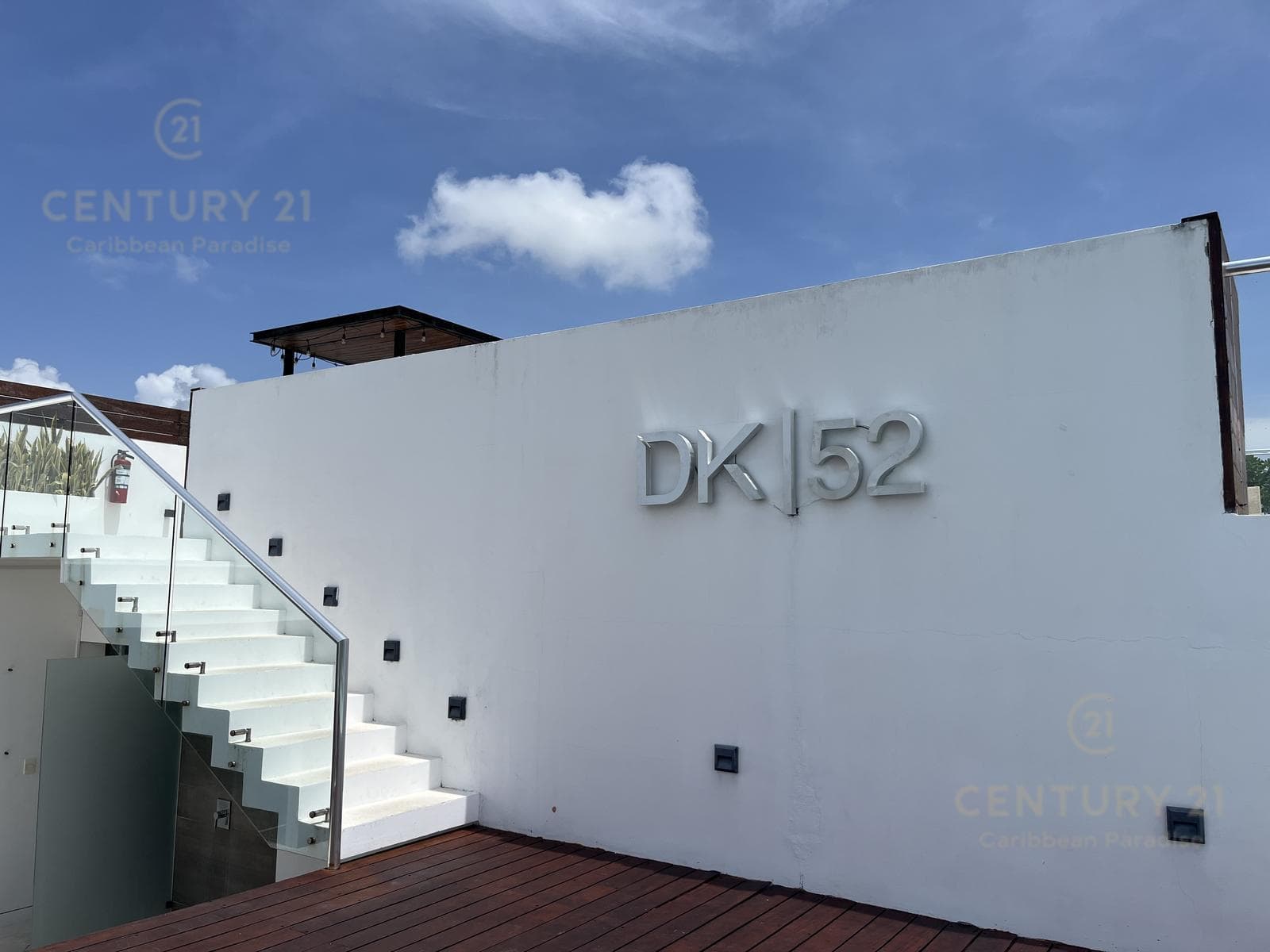 Condominium for rent in Playa del Carmen in a building one block from Fifth Avenue