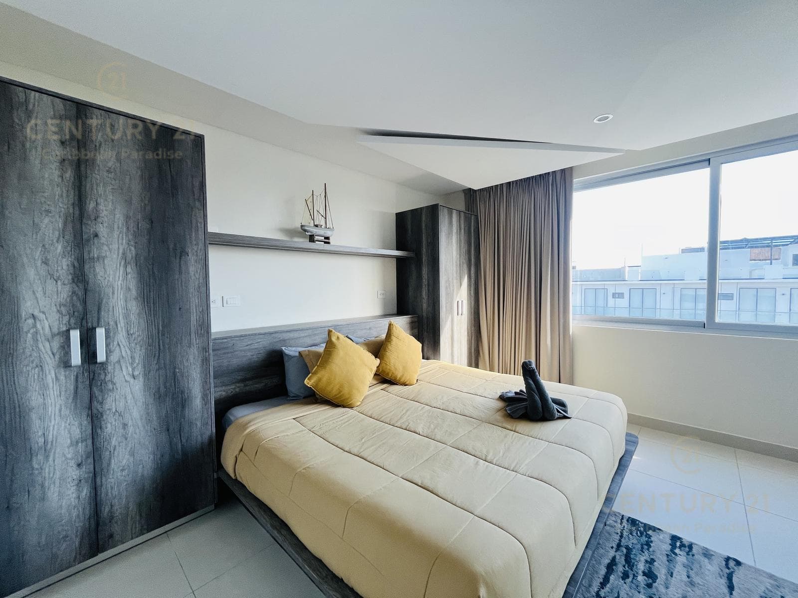 Condominium for rent in Playa del Carmen in a building one block from Fifth Avenue