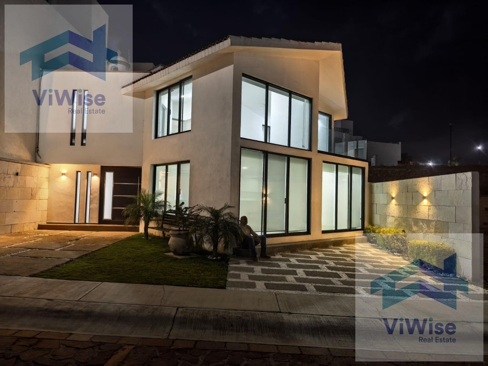 House for Sale in Cumbres del Lago
