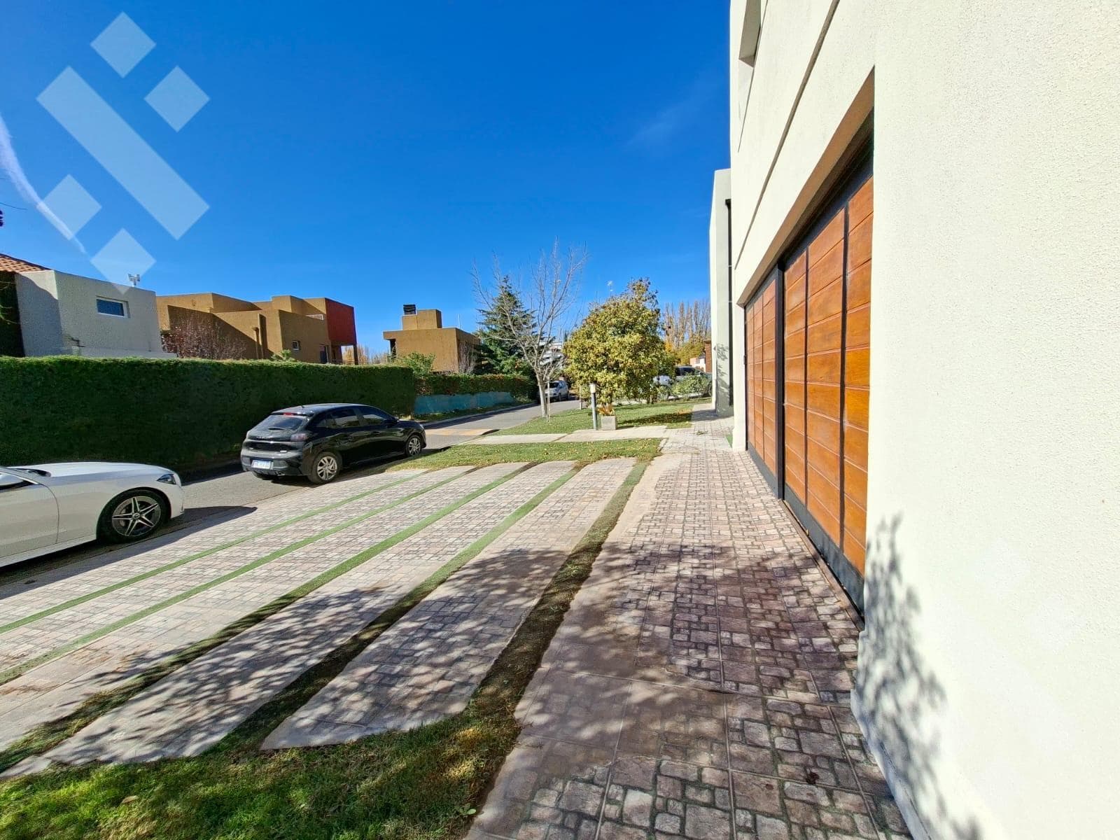 House for Sale in the Comahue Golf Club Neighborhood