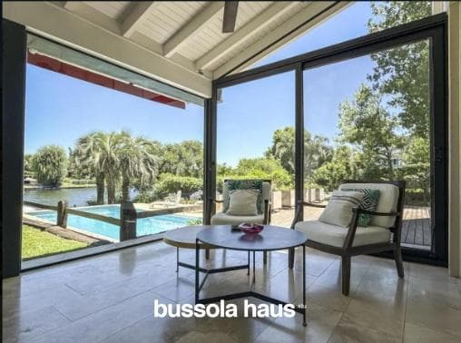 House for sale on the lake.