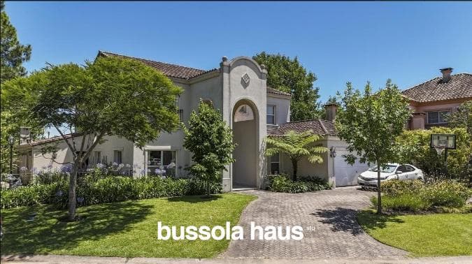 House for sale on the lake.
