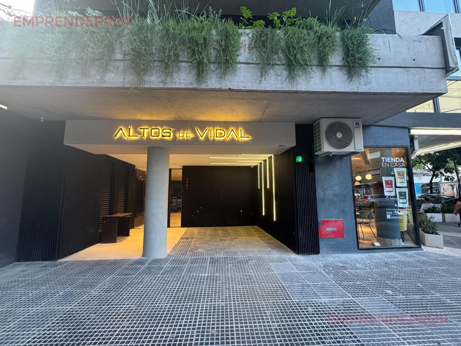 Monoambiente en esquina en Altos de Vidal