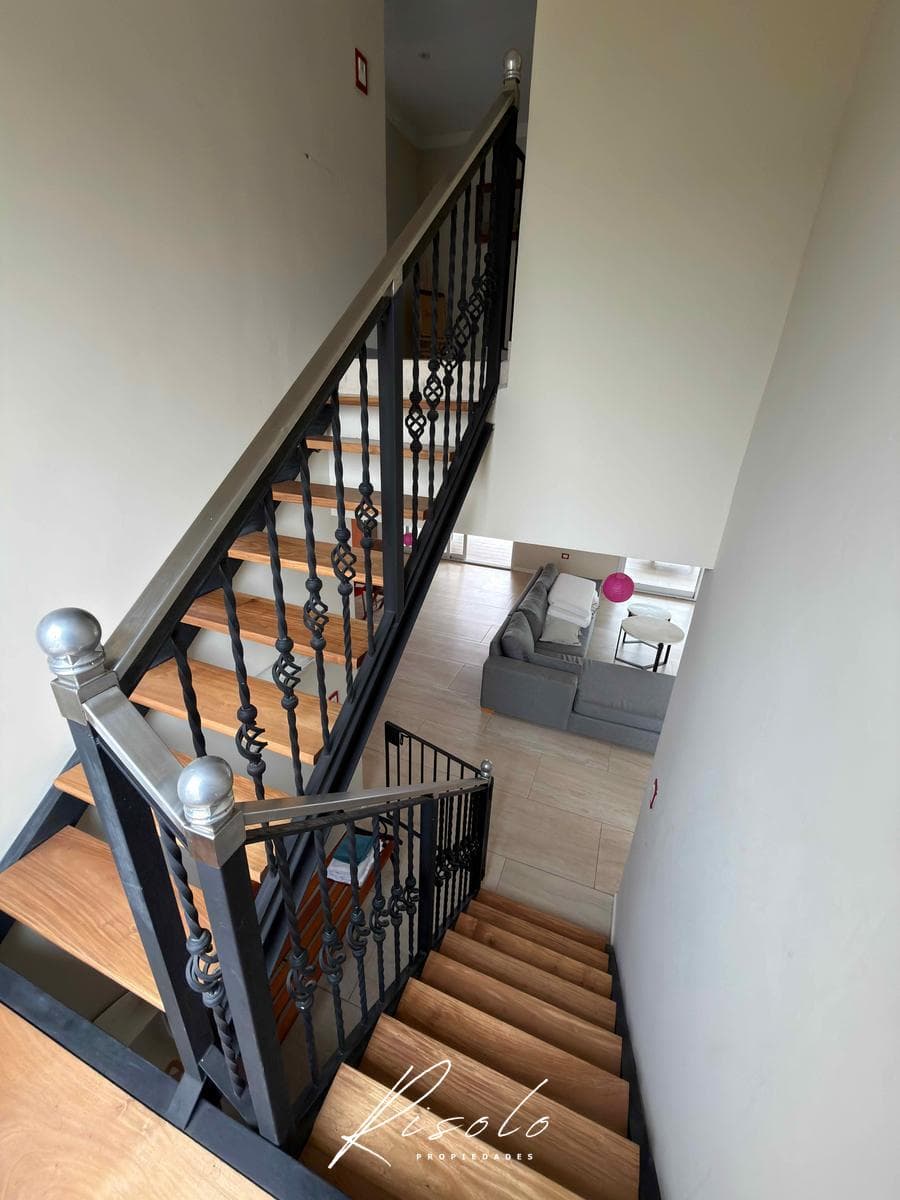 Casa en Venta y/o Alquiler, en Barrio Cerrado, Pileta. 3 dormitorios. Galeria. Escobar
