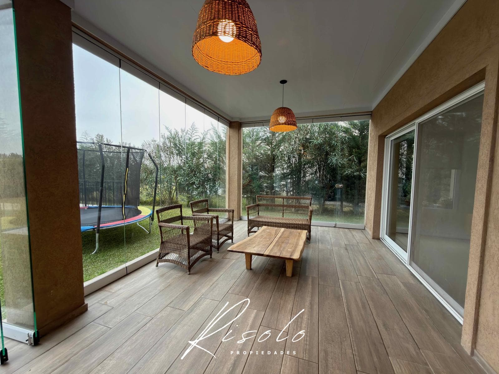 House for Sale and/or Rent, in a Gated Community, with a Pool. 3 bedrooms. Porch. Escobar