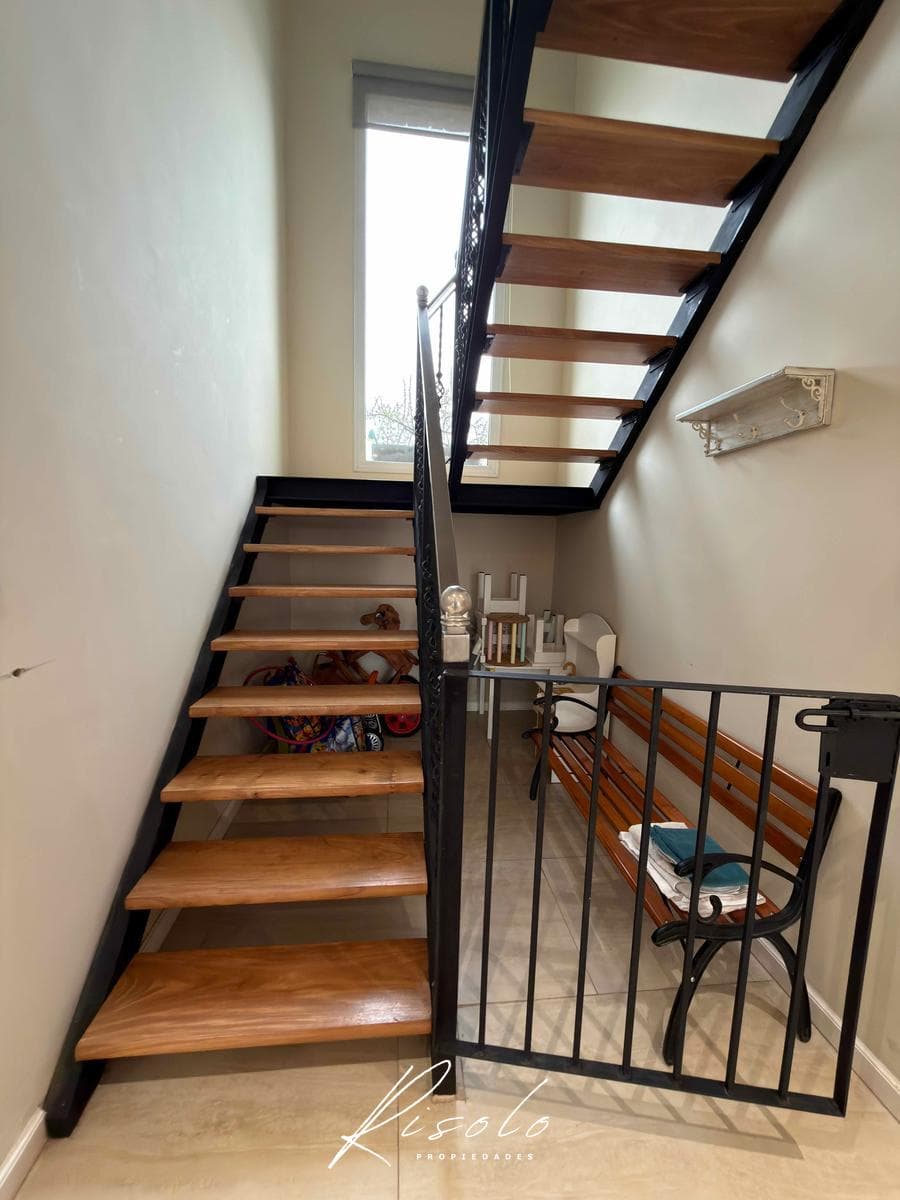 Casa en Venta y/o Alquiler, en Barrio Cerrado, Pileta. 3 dormitorios. Galeria. Escobar