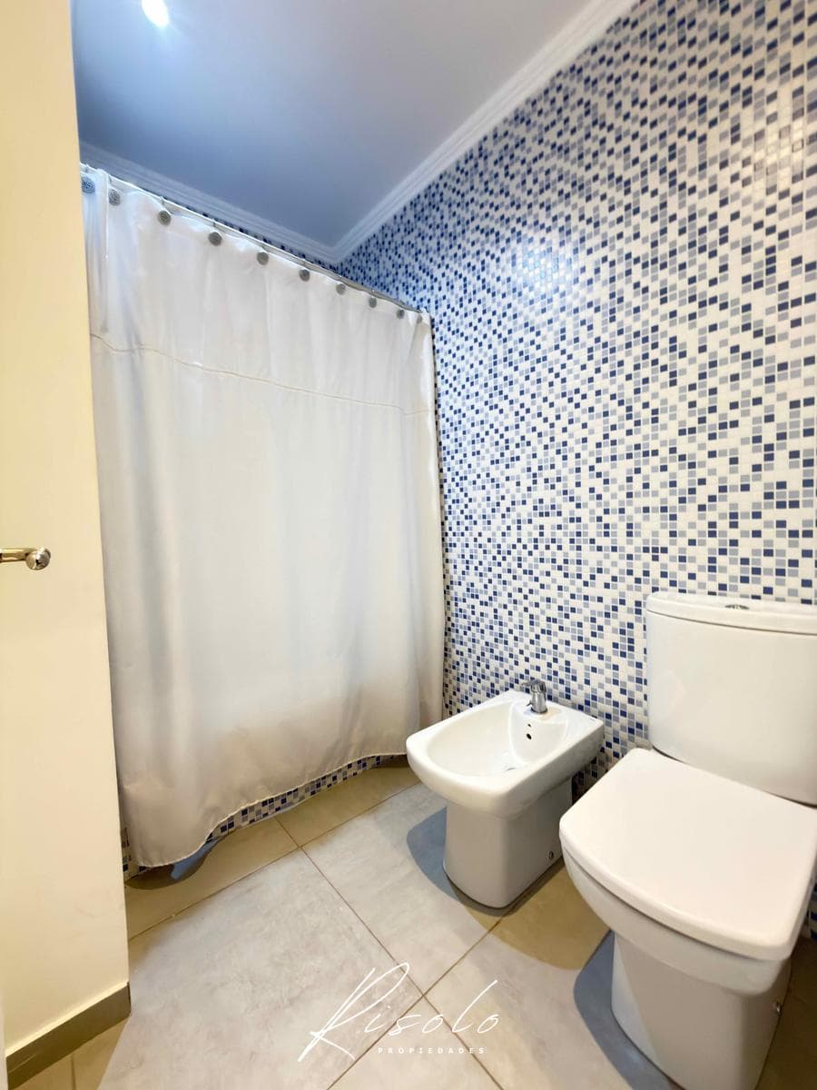Casa en Venta y/o Alquiler, en Barrio Cerrado, Pileta. 3 dormitorios. Galeria. Escobar