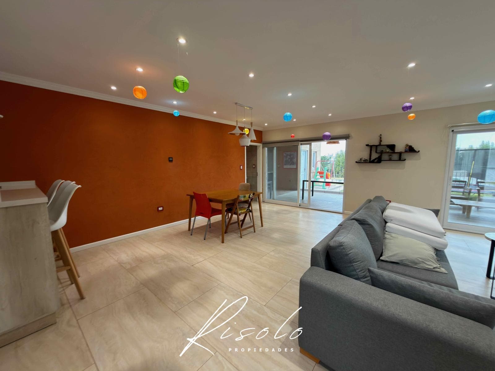 Casa en Venta y/o Alquiler, en Barrio Cerrado, Pileta. 3 dormitorios. Galeria. Escobar