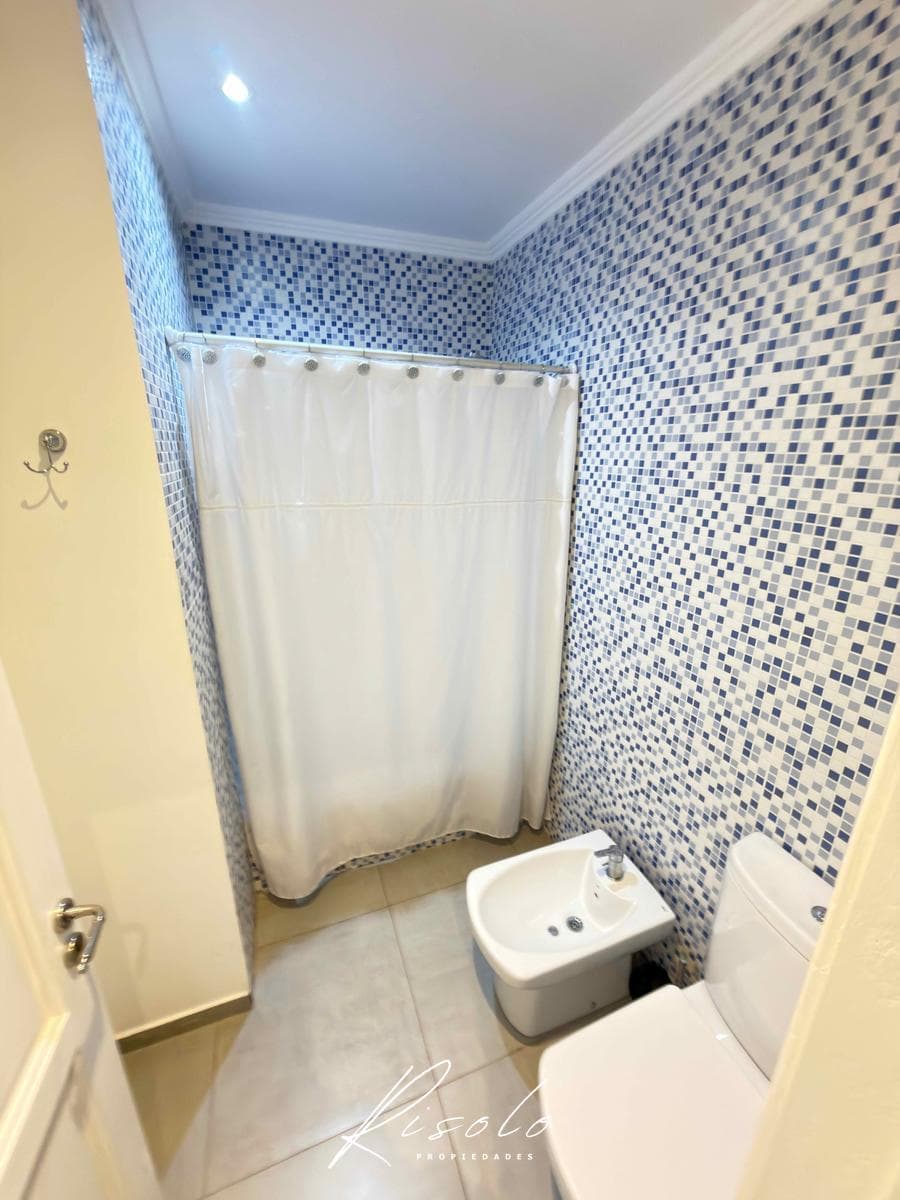 Casa en Venta y/o Alquiler, en Barrio Cerrado, Pileta. 3 dormitorios. Galeria. Escobar