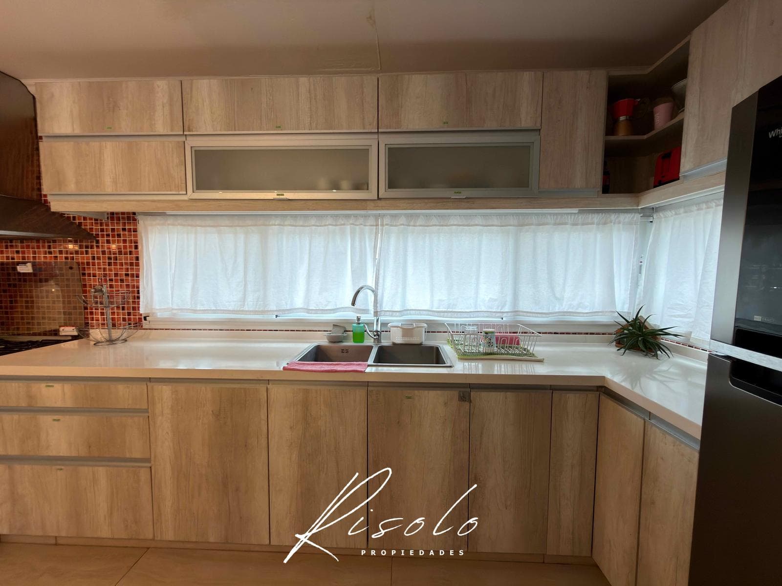 Casa en Venta y/o Alquiler, en Barrio Cerrado, Pileta. 3 dormitorios. Galeria. Escobar