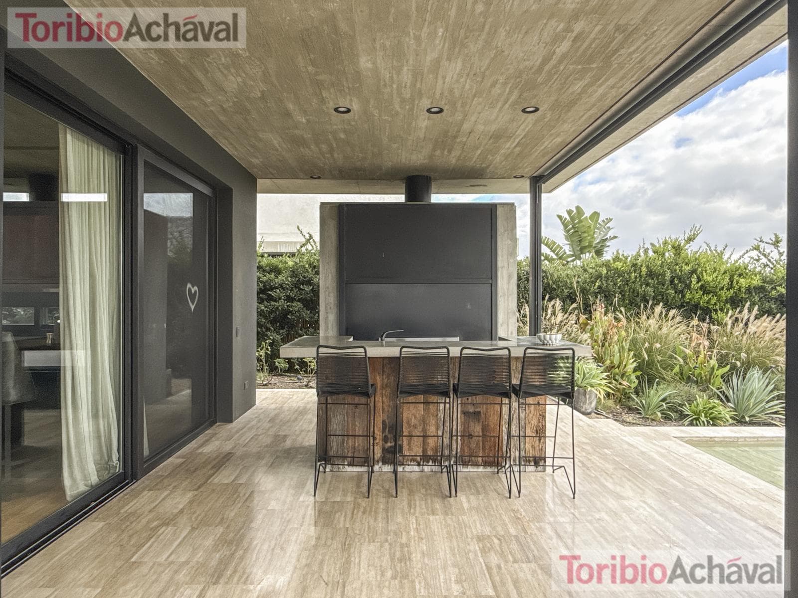 Lakefront home for sale, designed to let you enjoy the scenery of Virazon, 8 rooms (watch video)