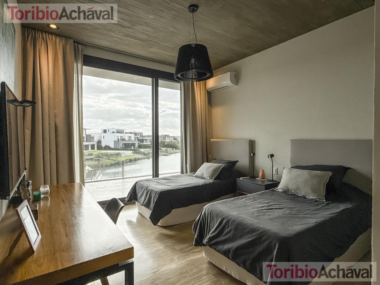 Lakefront home for sale, designed to let you enjoy the scenery of Virazon, 8 rooms (watch video)