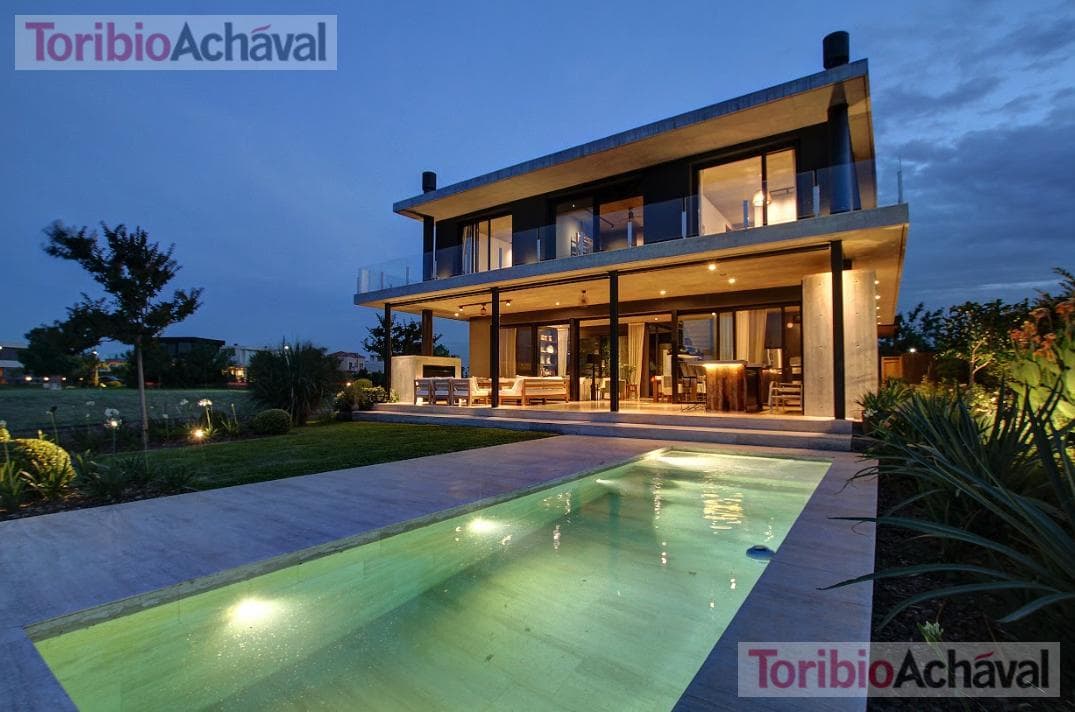 Lakefront home for sale, designed to let you enjoy the scenery of Virazon, 8 rooms (watch video)