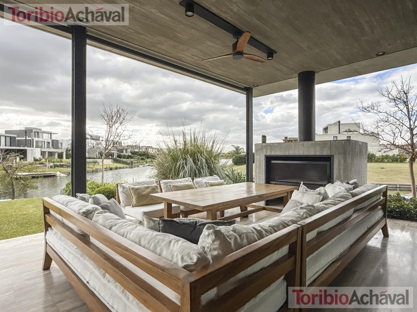 Lakefront home for sale, designed to let you enjoy the scenery of Virazon, 8 rooms (watch video)