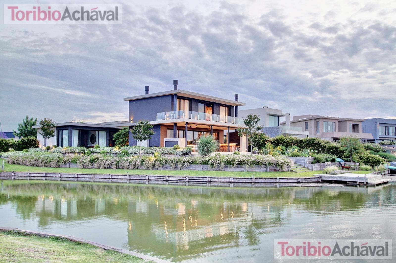 Lakefront home for sale, designed to let you enjoy the scenery of Virazon, 8 rooms (watch video)