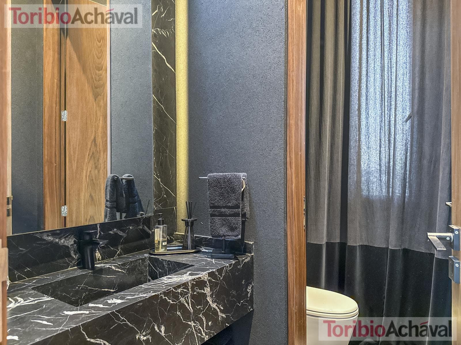Lakefront home for sale, designed to let you enjoy the scenery of Virazon, 8 rooms (watch video)