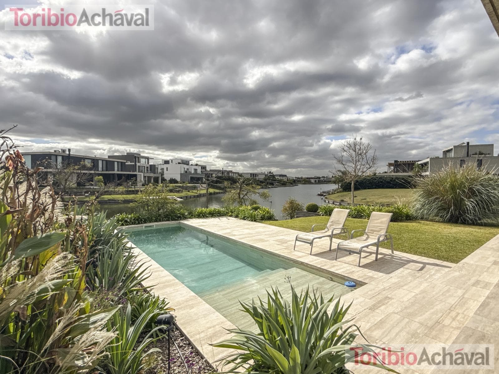 Lakefront home for sale, designed to let you enjoy the scenery of Virazon, 8 rooms (watch video)