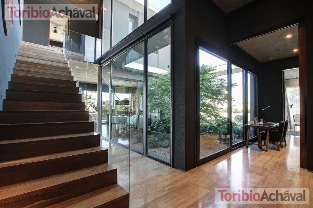 Lakefront home for sale, designed to let you enjoy the scenery of Virazon, 8 rooms (watch video)