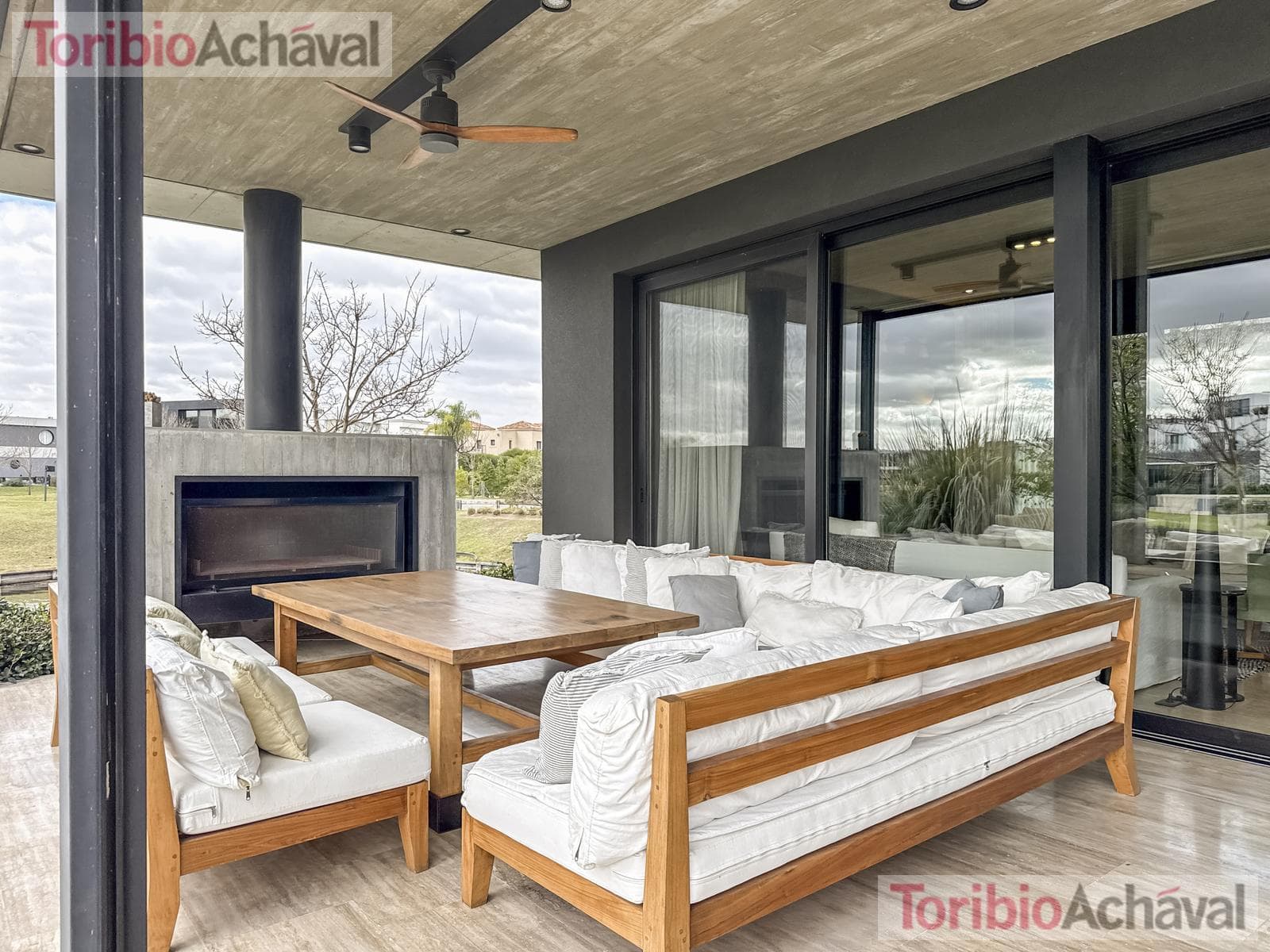Lakefront home for sale, designed to let you enjoy the scenery of Virazon, 8 rooms (watch video)