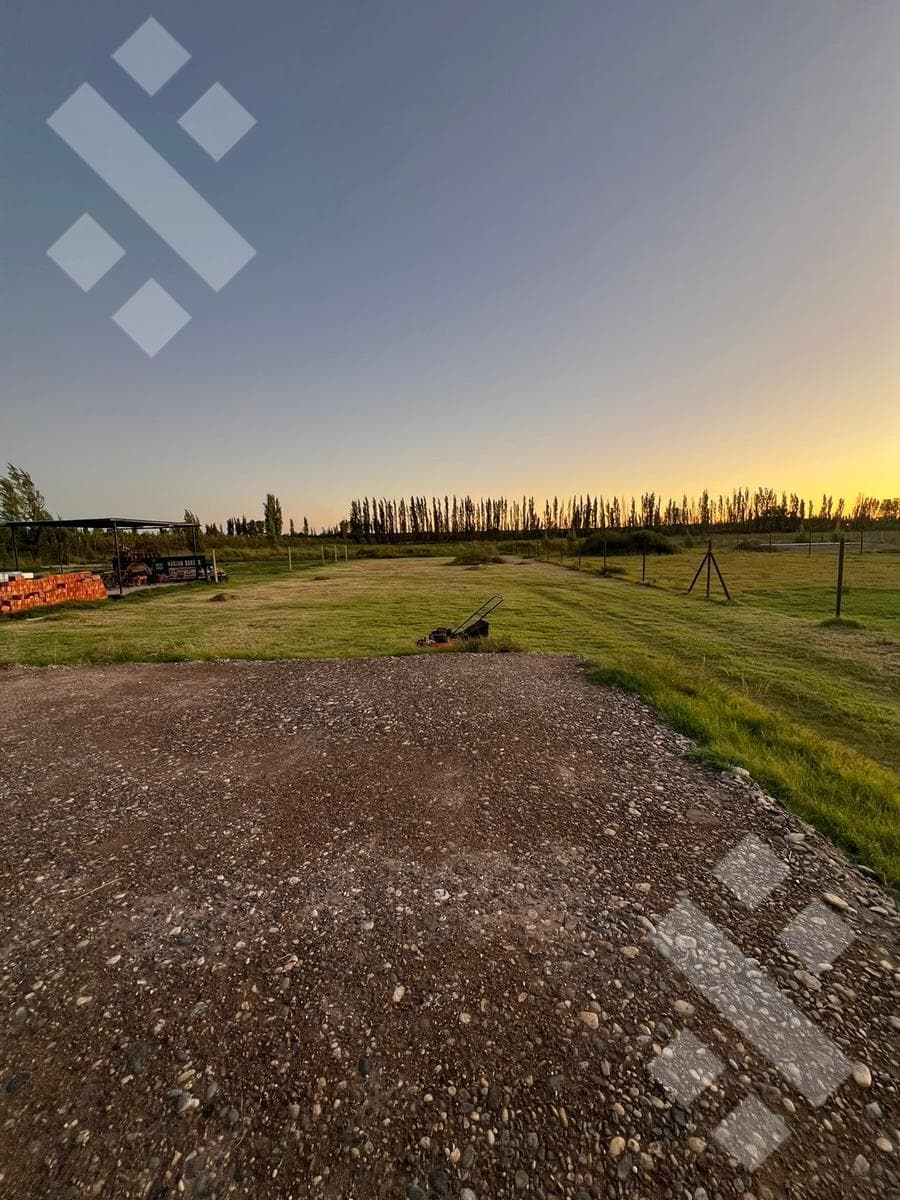 FOR SALE | 1,800 M² LOT | SEMI-PRIVATE NEIGHBORHOOD | GRAL. FERNÁNDEZ ORO