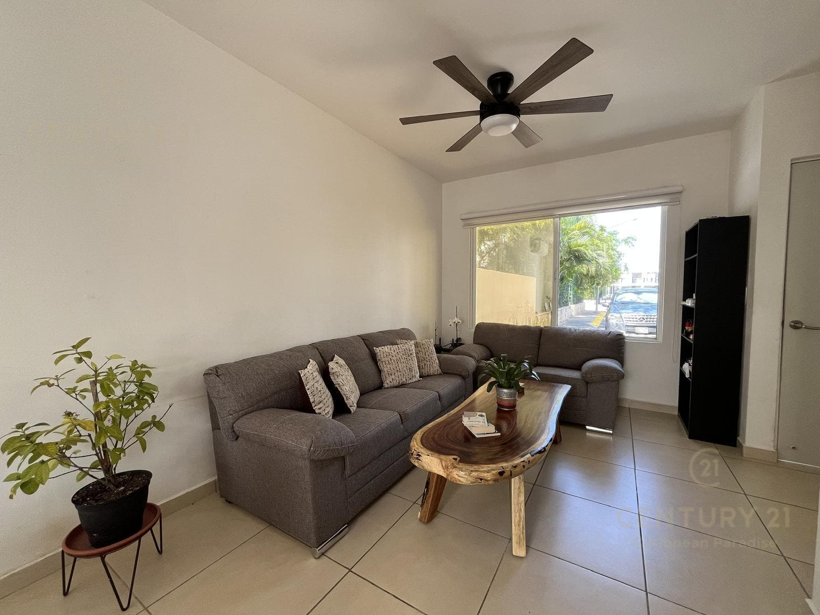 House for Rent: 3-Bedroom, Furnished, with Private Pool in Olivos 3, Playa del Carmen P4605