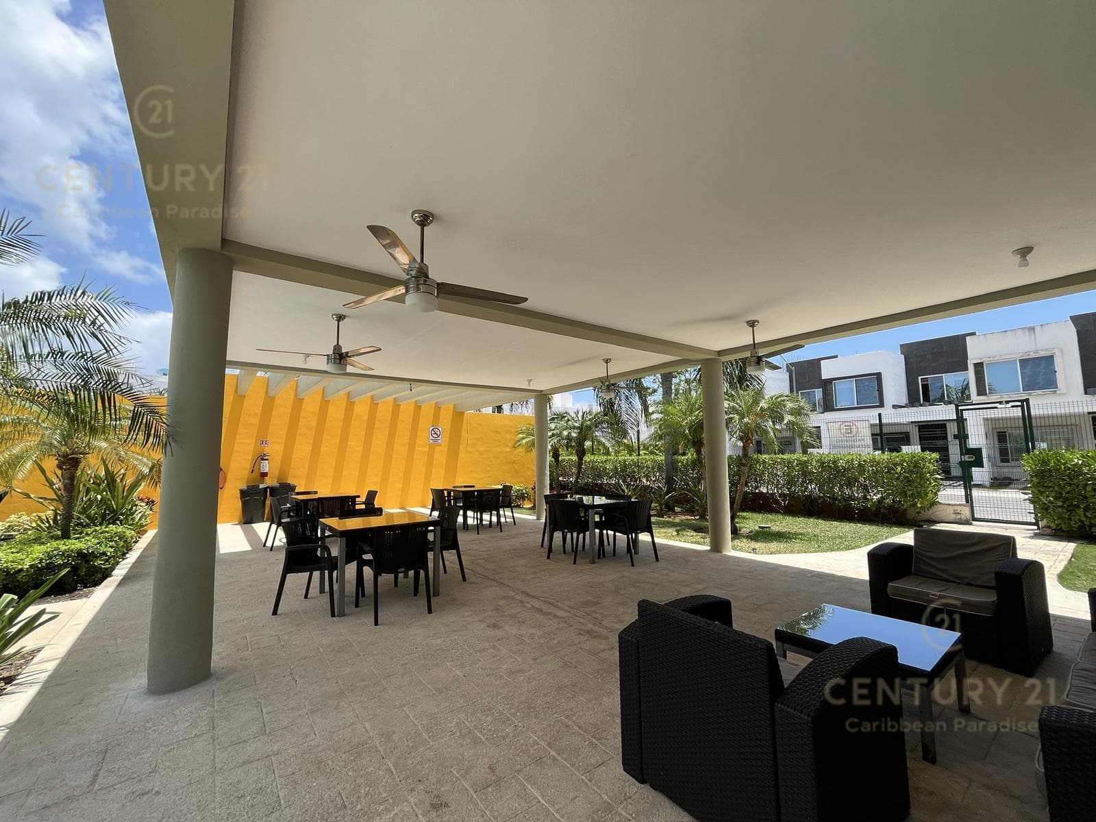 House for Rent: 3-Bedroom, Furnished, with Private Pool in Olivos 3, Playa del Carmen P4605