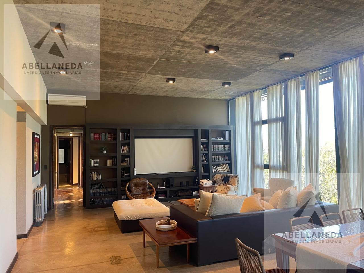 House with Pool and Barbecue Area for Rent - Q2 Gated Community