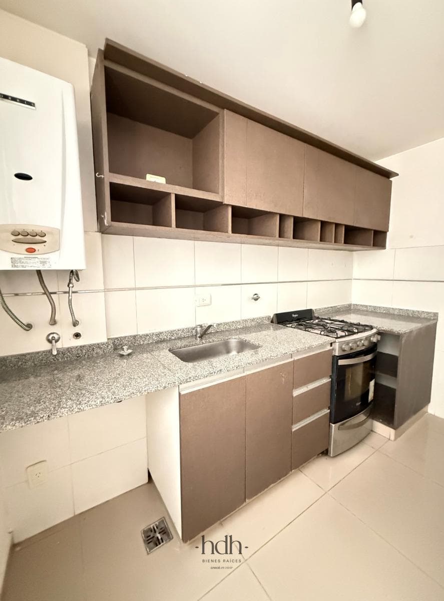 2-bedroom apartment for sale with balcony and new kitchen in Córdoba