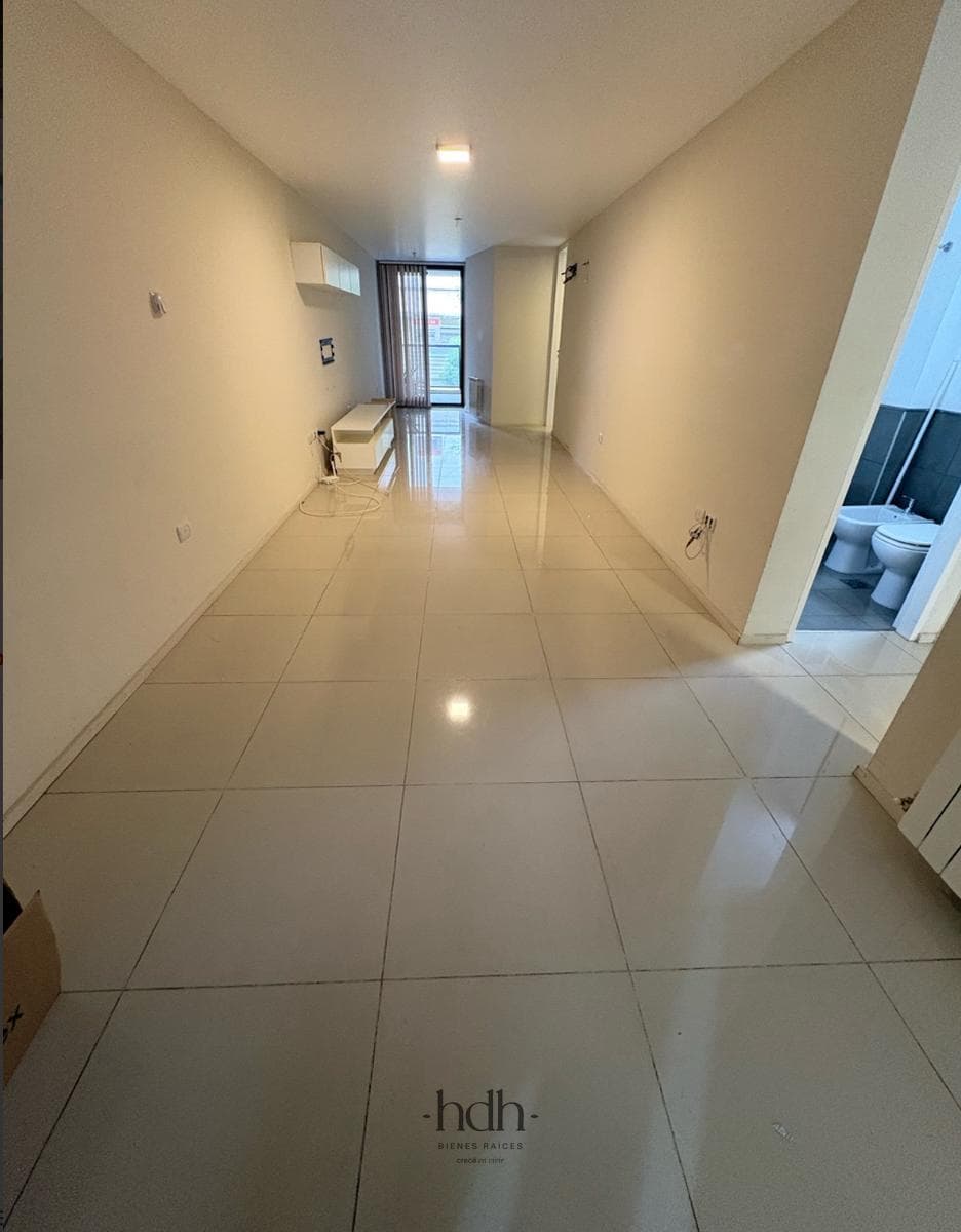 2-bedroom, 2-bathroom apartment for sale with a balcony and a new kitchen in Córdoba