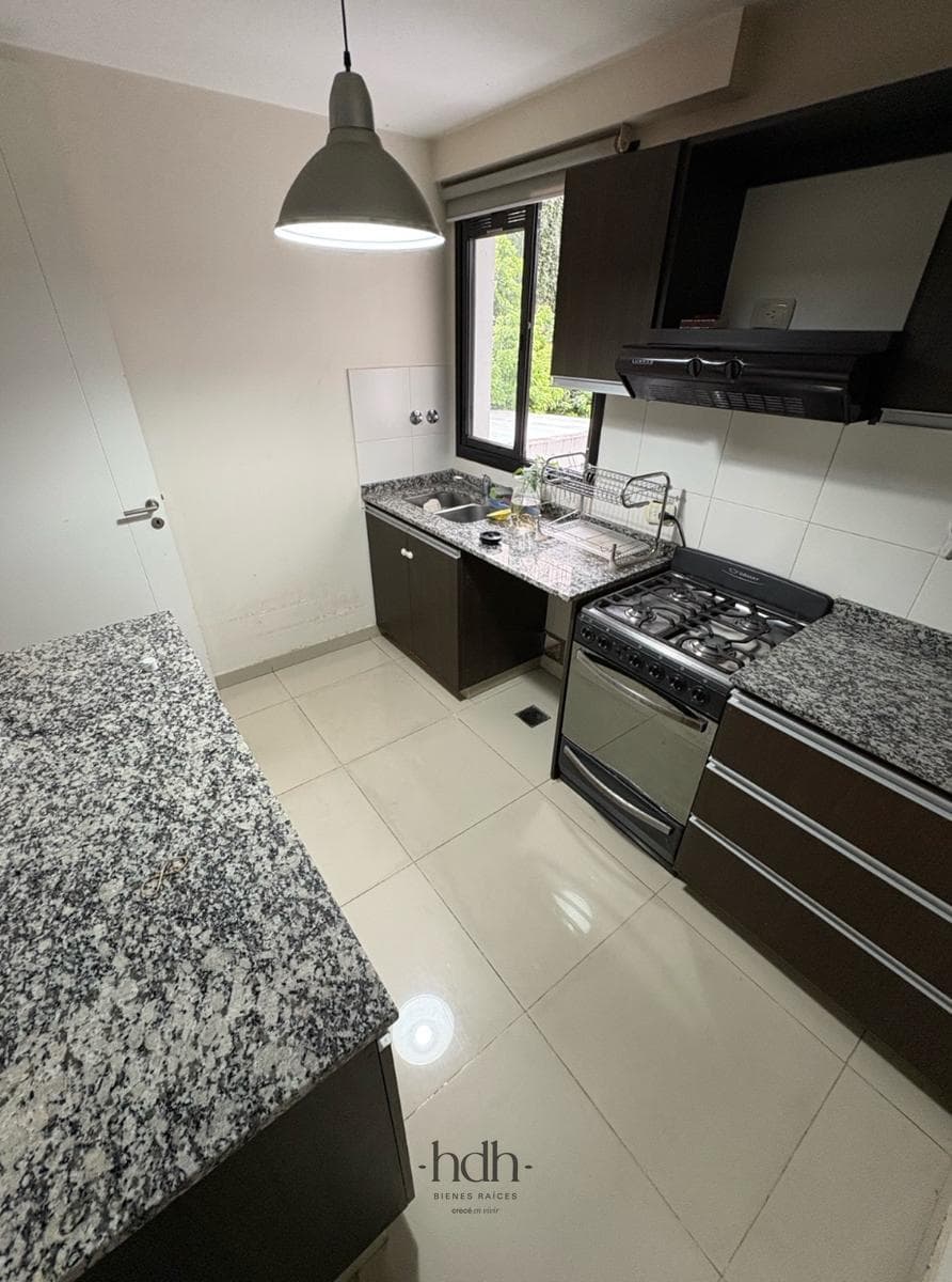 2-bedroom, 2-bathroom apartment for sale with a balcony and a new kitchen in Córdoba