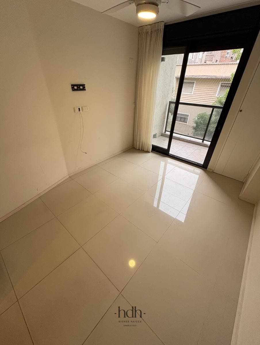 2-bedroom, 2-bathroom apartment for sale with a balcony and a new kitchen in Córdoba