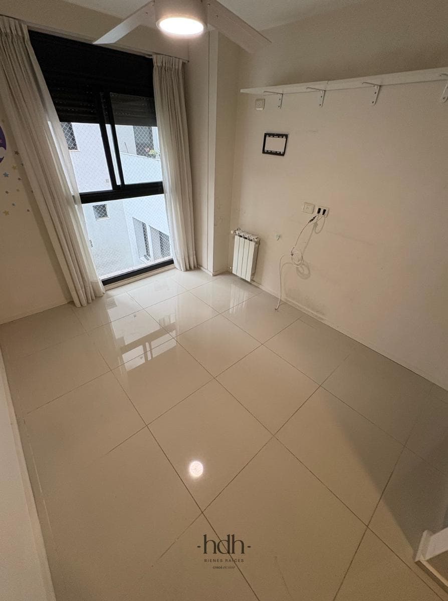 2-bedroom, 2-bathroom apartment for sale with a balcony and a new kitchen in Córdoba
