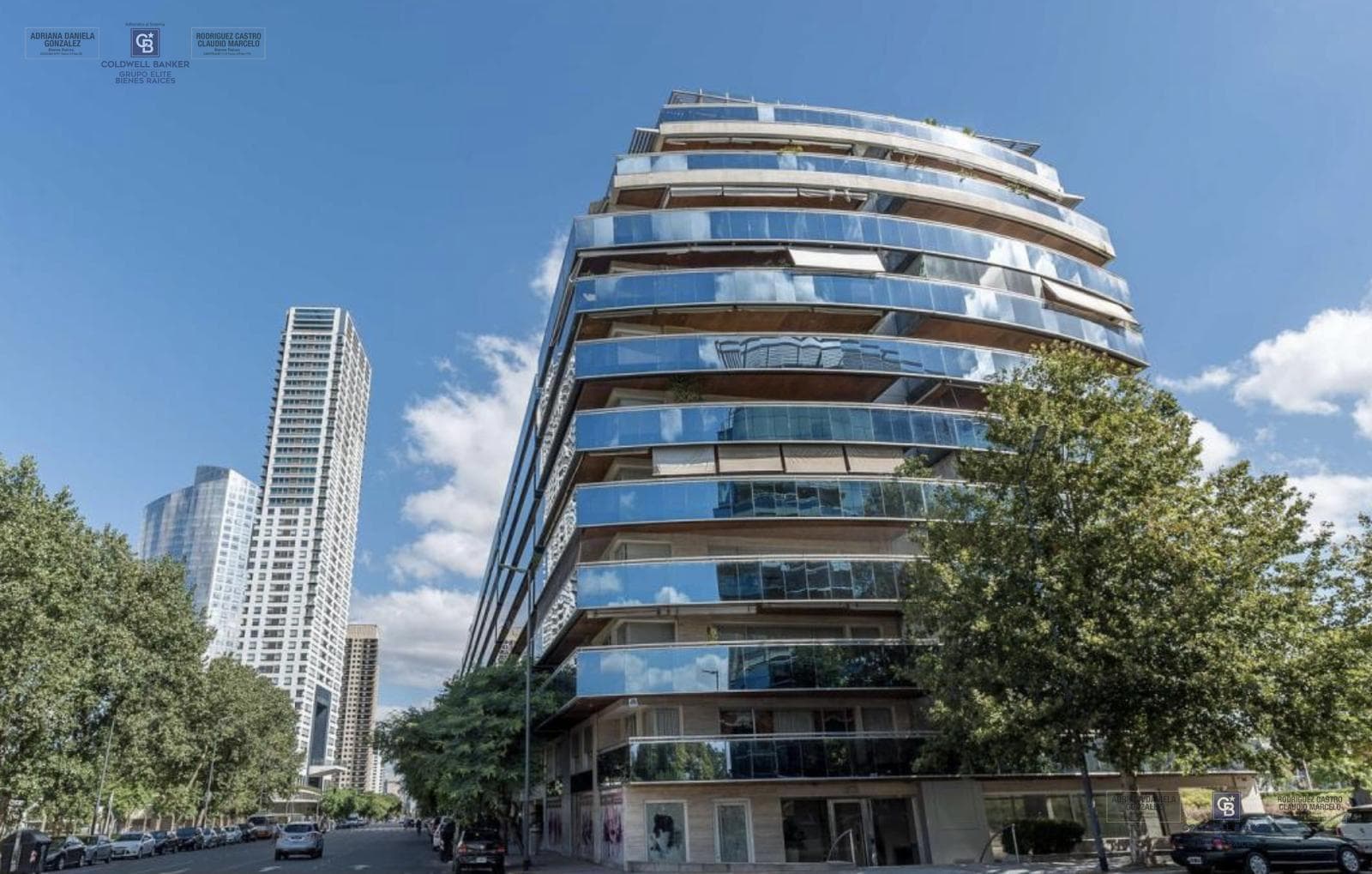 Parking space in the PROPIETARIOS complex, Terrazas del Yacht, Puerto Madero. Trade-in accepted.