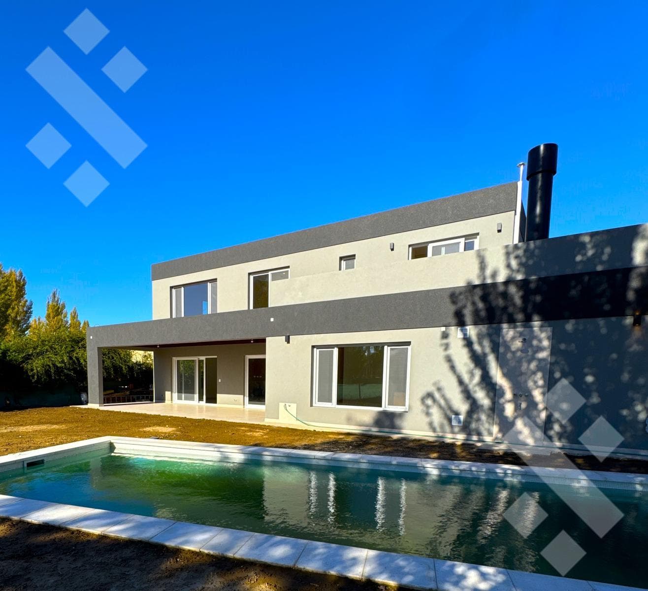House for SALE, brand-new in the COSTA AZUL gated community. Cutting-edge design. Neuquén, capital city.