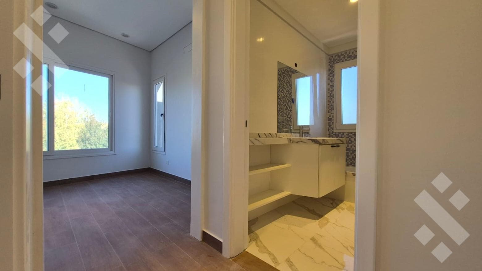 House for SALE, brand-new in the COSTA AZUL gated community. Cutting-edge design. Neuquén, capital city.