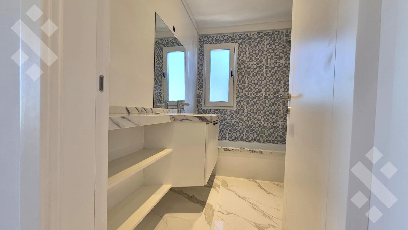 House for SALE, brand-new in the COSTA AZUL gated community. Cutting-edge design. Neuquén, capital city.