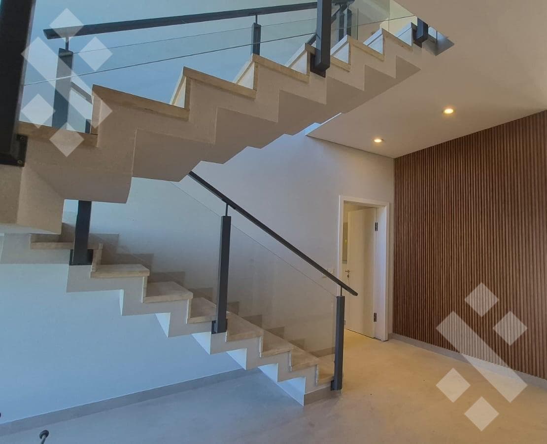 House for SALE, brand-new in the COSTA AZUL gated community. Cutting-edge design. Neuquén, capital city.