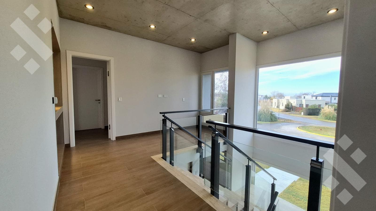 House for SALE, brand-new in the COSTA AZUL gated community. Cutting-edge design. Neuquén, capital city.
