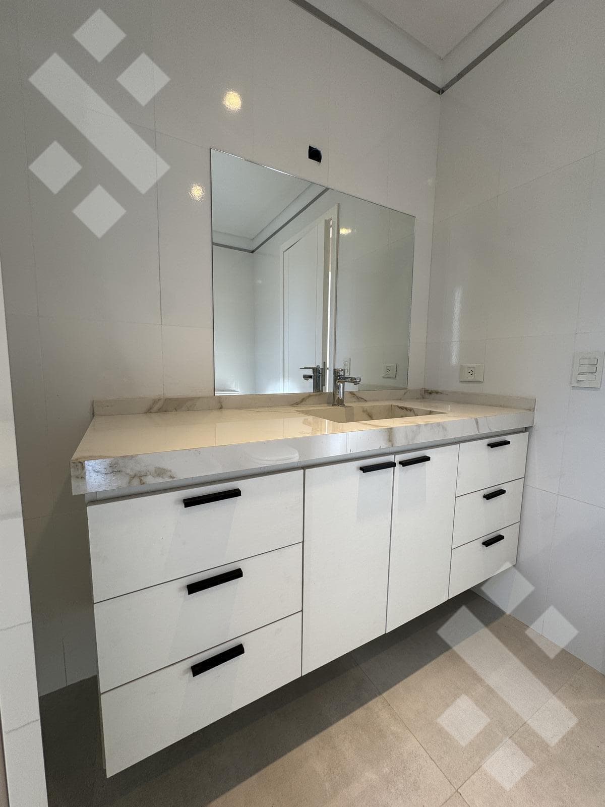 House for SALE, brand-new in the COSTA AZUL gated community. Cutting-edge design. Neuquén, capital city.
