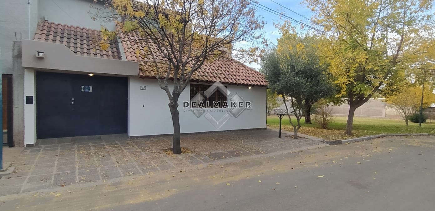 House located in Godoy Cruz