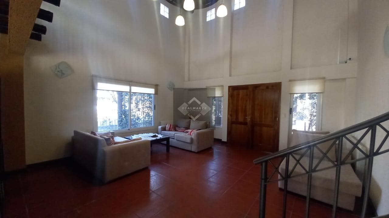 House in Chacras De Coria