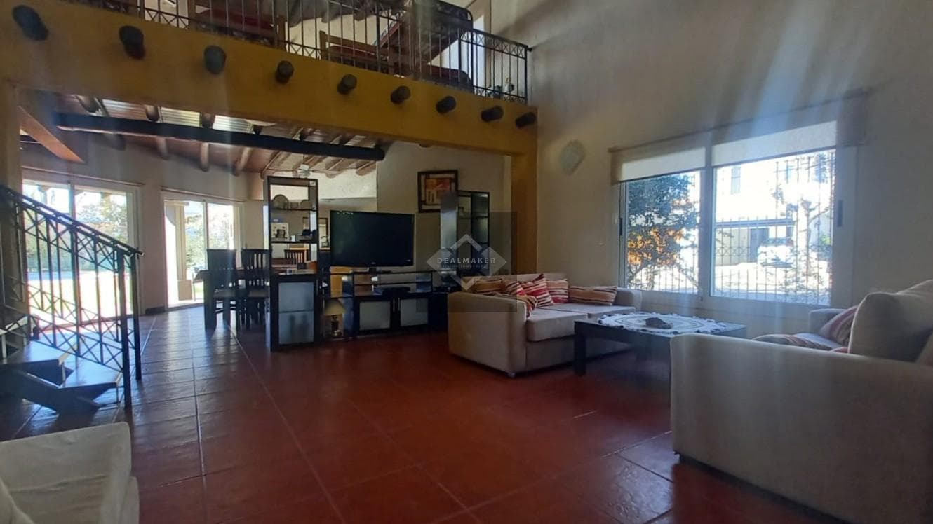 House in Chacras De Coria