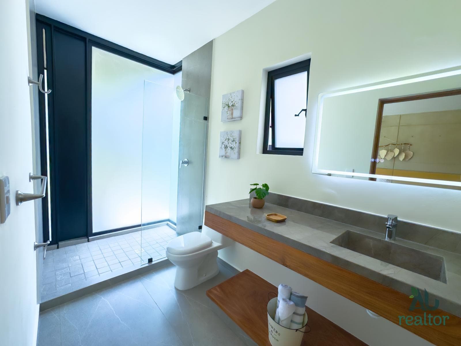 Luxury Penthouse with Current Tenant | Immediate Cash Flow in the Best Location in Playa del Carmen