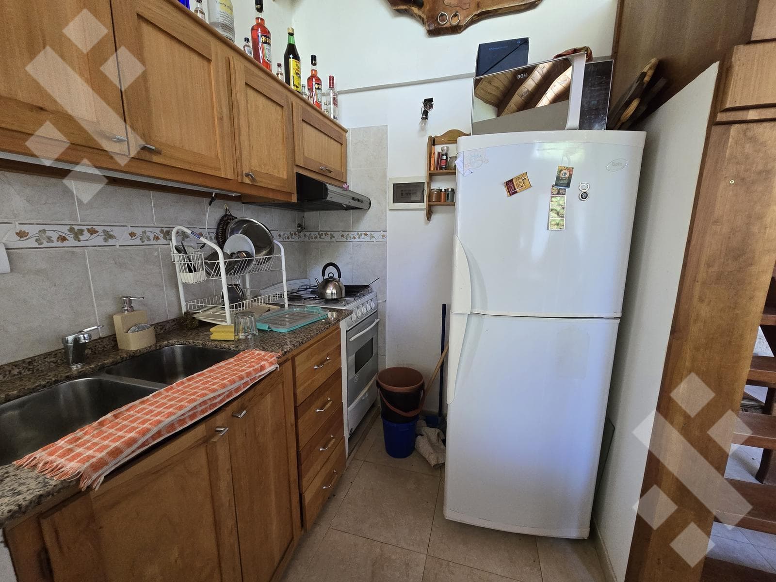 FOR SALE: 4-BEDROOM HOUSE WITH BARBECUE AREA AND COVERED GARAGE - DOWNTOWN - SAN MARTIN DE LOS ANDES